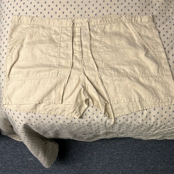 Linen shorts - Picture 1 of 3
